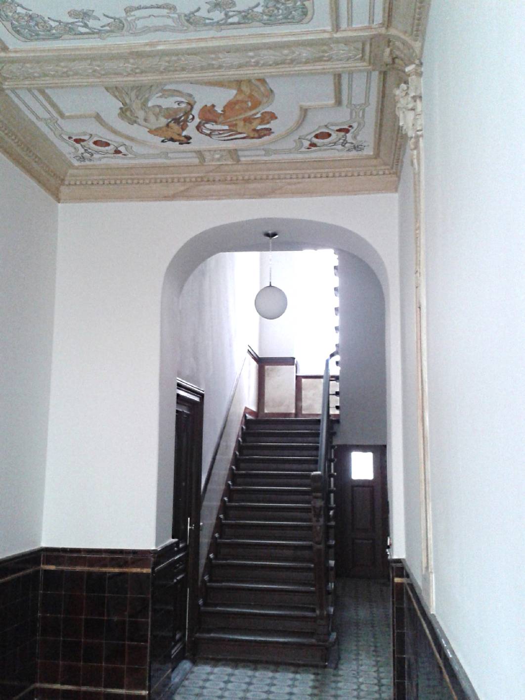 Kalkspachtel, Spachteltechnik, Schablonentechnik, Jugendstil  Treppenhaus, Treppenhaus Berlin, Gründerzeit Treppenhaus Berlin, Malerarbeiten Berlin, Restaurierung Berlin, Schablonen, Lasur, Lasuren